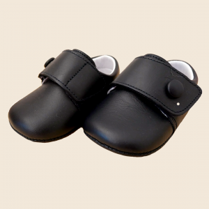 [18] Baby slippers